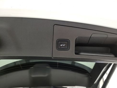 Used 2023 Cadillac XT4 Sport AWD/4WD image 5