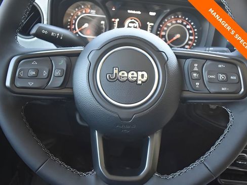 New 2025 Jeep Gladiator Sport image 18