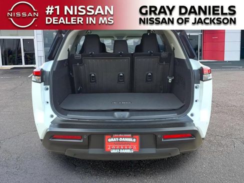 New 2026 Nissan Pathfinder SV w/ Cargo Package FWD image 8