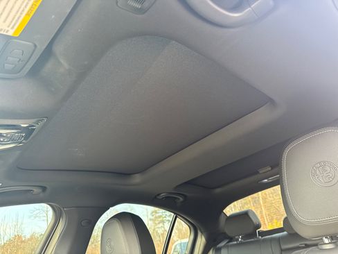 Used 2024 Alfa Romeo Giulia Veloce image 22