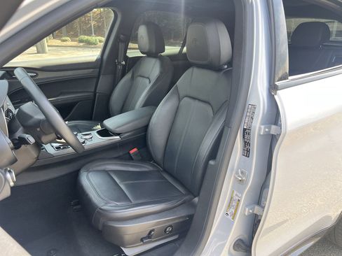 Used 2023 Alfa Romeo Stelvio Ti image 20