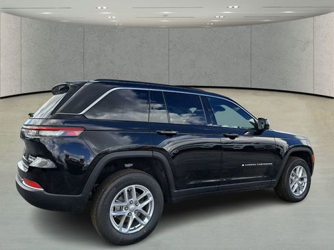 New 2026 Jeep Grand Cherokee Laredo RWD image 5