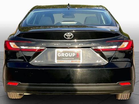 Used 2025 Toyota Camry LE FWD image 5