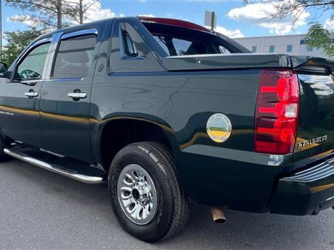 Used 2013 Chevrolet Avalanche LT RWD image 14