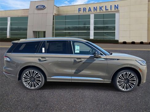 New 2025 Lincoln Aviator Black Label image 8