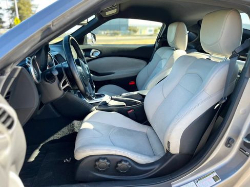 Used 2010 Nissan 370Z Touring w/ Sport Pkg RWD image 10