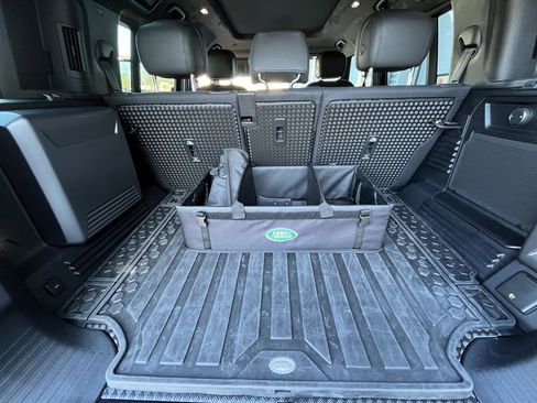 Certified 2026 Land Rover Defender 110 V8 image 32