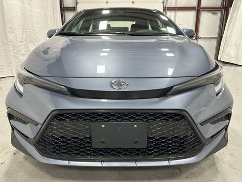 Used 2025 Toyota Corolla SE w/ SE Premium Package image 2