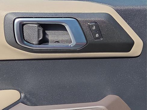 Certified 2023 Ford Bronco Wildtrak image 13