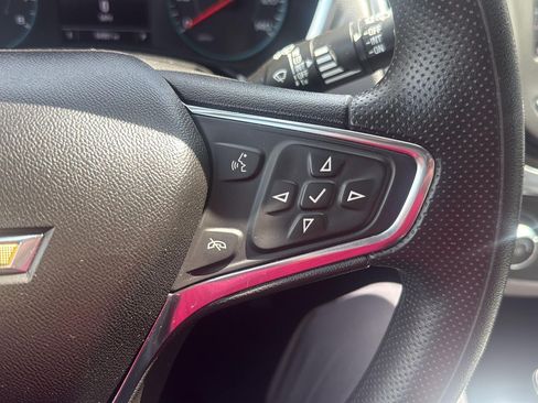 Used 2020 Chevrolet Equinox LS w/ LPO, Cargo Package AWD/4WD image 17