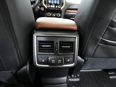 Used 2023 Subaru Forester Touring image 32