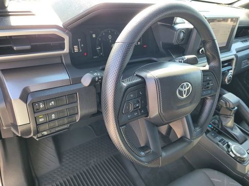Used 2025 Toyota Tacoma SR5 image 26