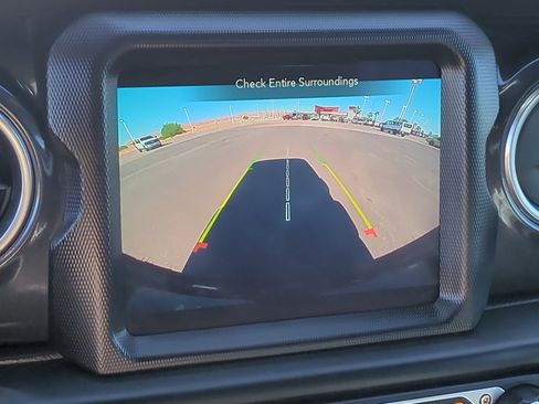 Used 2023 Jeep Wrangler Unlimited Sahara image 24