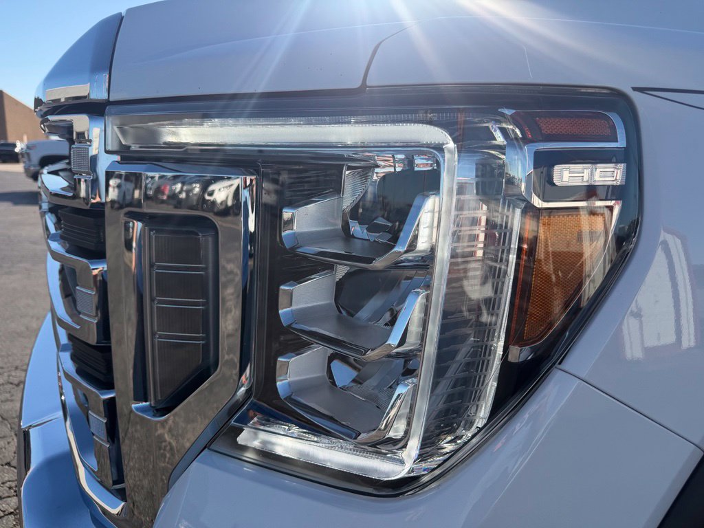 Used 2021 GMC Sierra 2500 SLT w/ X31 Off-Road Package AWD/4WD image 11