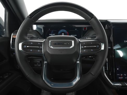 Used 2026 GMC Yukon Denali w/ Denali Reserve Package AWD/4WD image 19