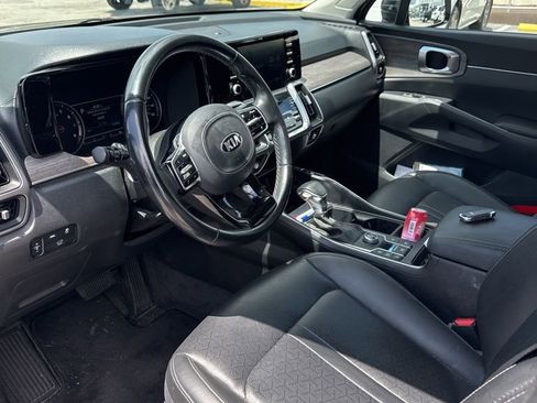 Used 2021 Kia Sorento EX w/ Panoramic Sunroof Package FWD image 6