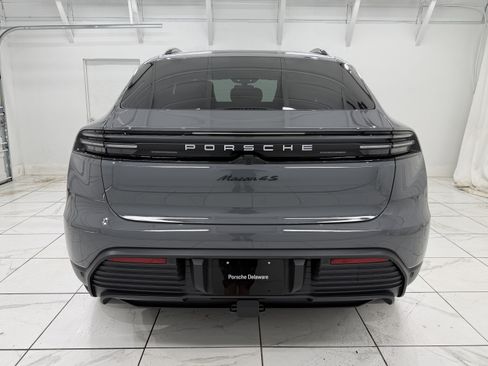 Certified 2025 Porsche Macan 4S Electric AWD/4WD image 13