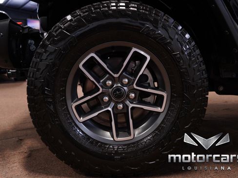 Used 2024 Jeep Gladiator Mojave AWD/4WD image 22