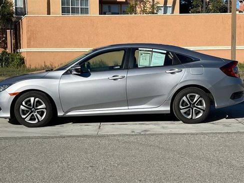 Used 2018 Honda Civic LX image 7