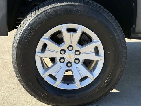 Used 2015 Chevrolet Colorado LT w/ Luxury Package image 12