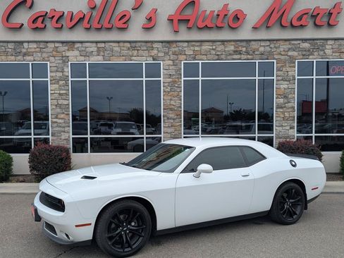 Used 2018 Dodge Challenger SXT w/ Blacktop Package RWD image 1