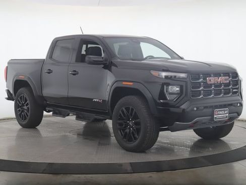 Used 2024 GMC Canyon AT4 AWD/4WD image 2