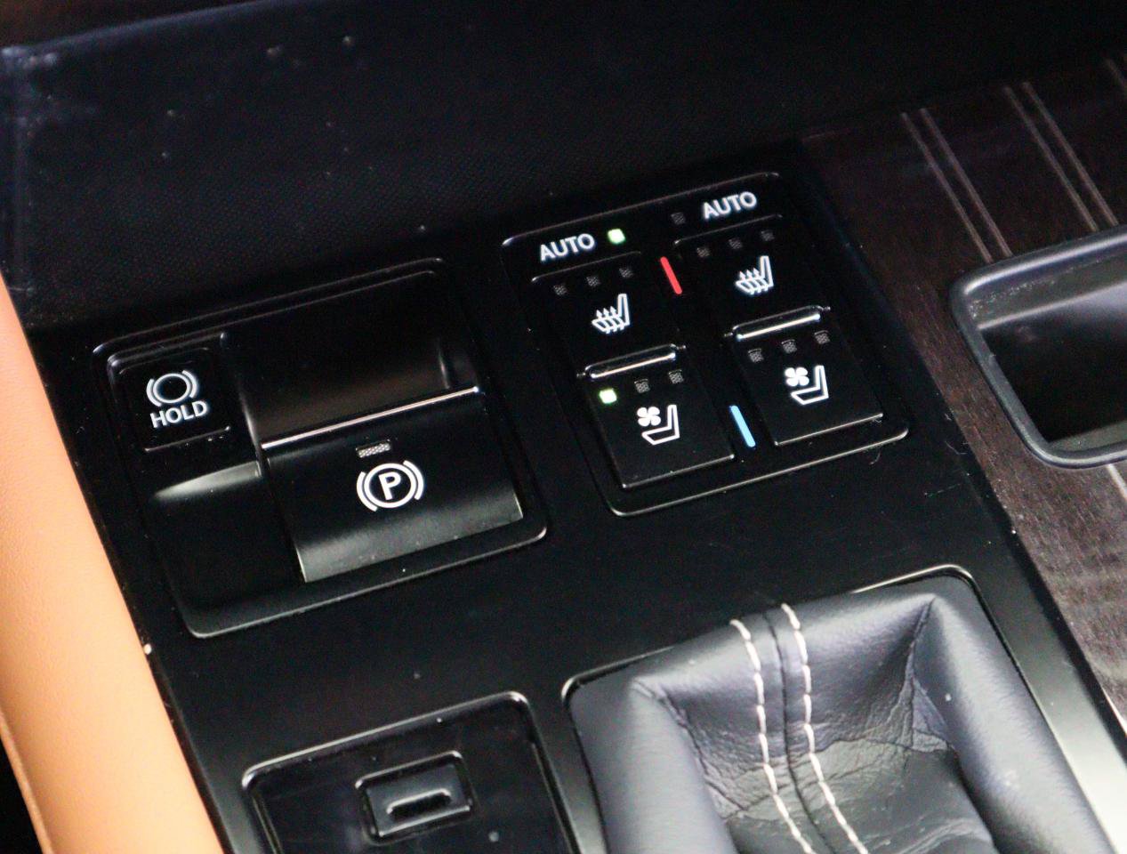 Used 2021 Lexus RX 350L Luxury w/ Accessory Package AWD/4WD image 52