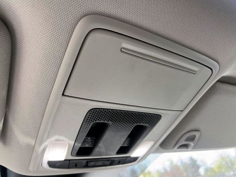 Certified 2023 Honda Pilot Touring image 33