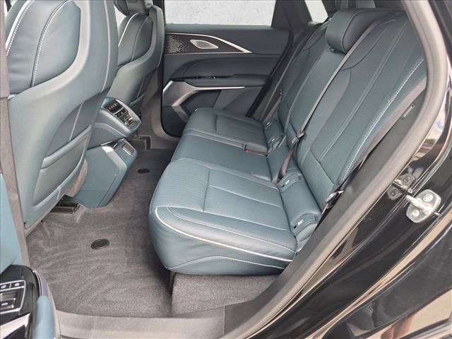 Used 2025 Cadillac Lyriq Luxury w/ Nappa Leather Package RWD image 19