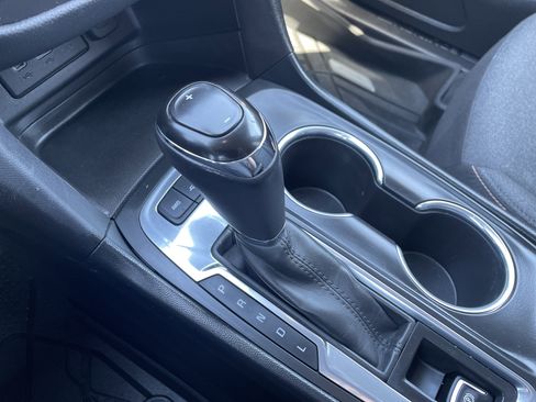 Used 2019 Chevrolet Equinox LT AWD/4WD image 14