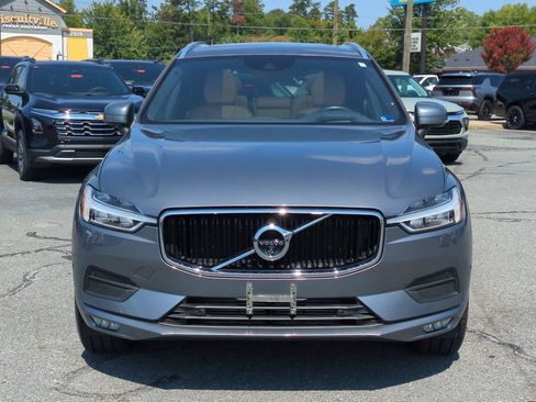 Used 2019 Volvo XC60 T5 Momentum w/ Multimedia Package AWD/4WD image 8