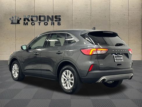 Used 2020 Ford Escape SE image 6