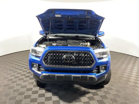 Used 2018 Toyota Tacoma TRD Sport AWD/4WD image 10