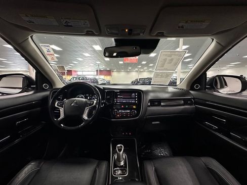 Used 2018 Mitsubishi Outlander GT AWD/4WD image 25