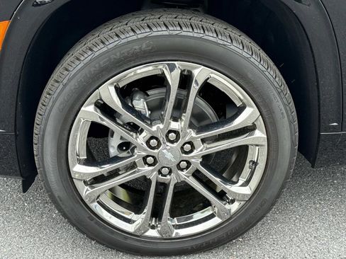 New 2025 Chevrolet Traverse High Country w/ LPO, Floor Liner Package image 18