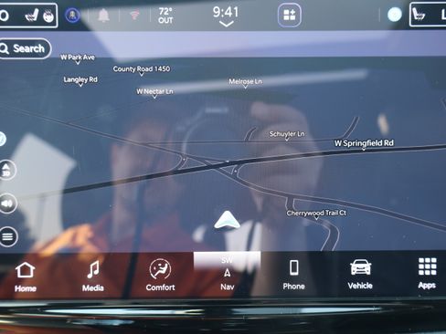 Used 2025 Chrysler Pacifica Limited FWD image 21