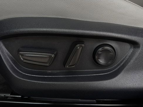 Used 2025 Toyota Camry SE FWD image 26