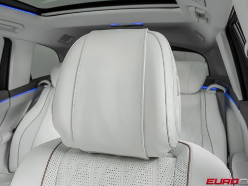 Used 2025 Mercedes-Benz Maybach GLS 600 4MATIC image 49