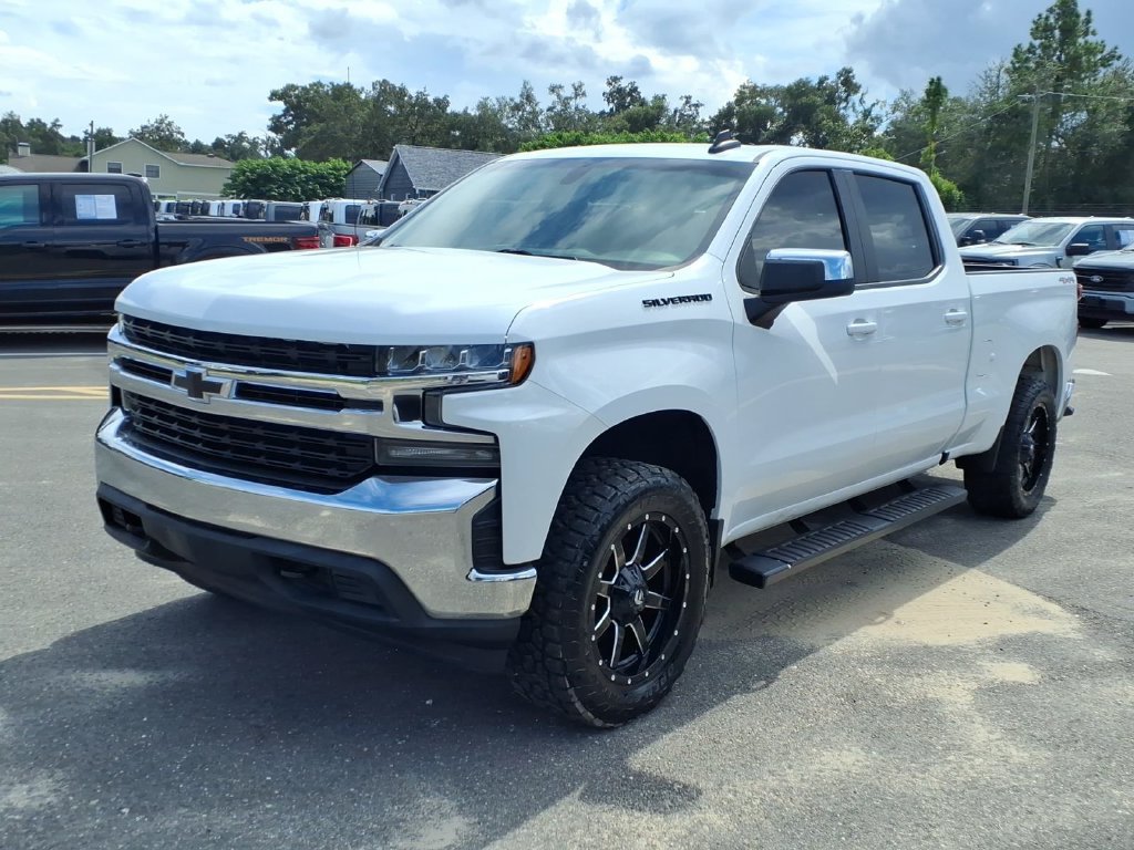 Used 2019 Chevrolet Silverado 1500 LT w/ Trailering Package AWD/4WD image 3