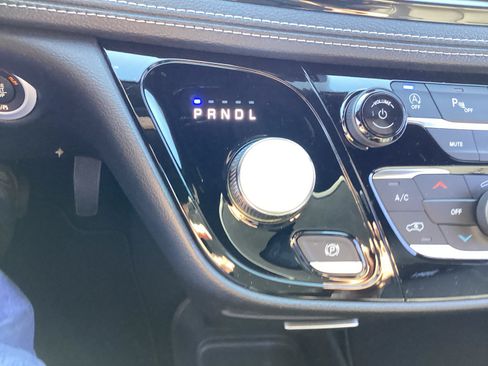 New 2027 Chrysler Pacifica Select FWD image 22