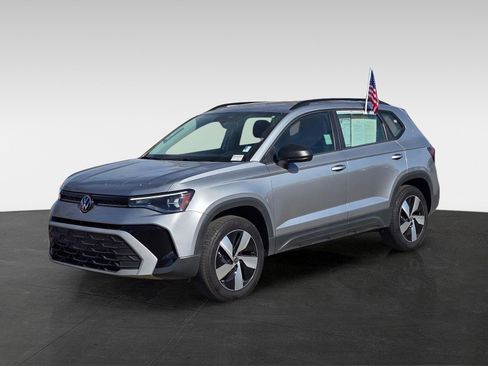 Used 2025 Volkswagen Taos S image 8