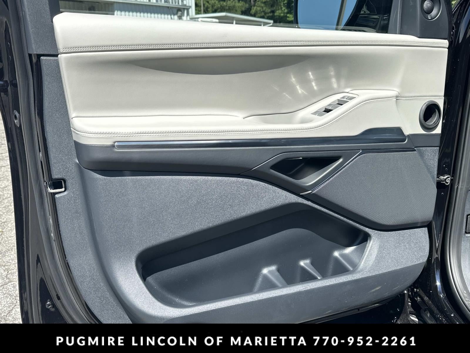 New 2026 Lincoln Navigator Premiere AWD/4WD image 11