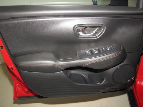 Used 2024 Honda HR-V Sport image 9