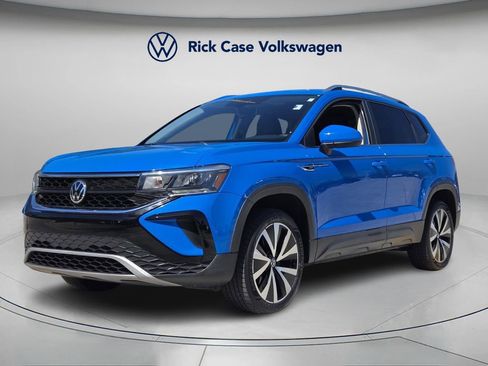 Used 2022 Volkswagen Taos SE w/ IQ.Drive SE Package image 8