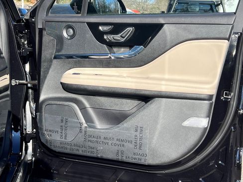 New 2026 Lincoln Corsair Reserve image 7