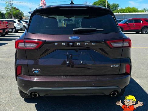 Used 2023 Ford Escape ST-Line w/ Tech Pack #1 AWD/4WD image 4