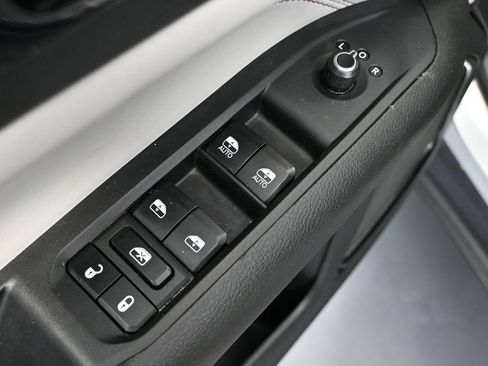 Used 2025 Jeep Compass Limited AWD/4WD image 15