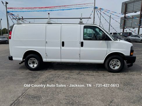 Used 2020 GMC Savana 2500 w/ Communications Package image 7