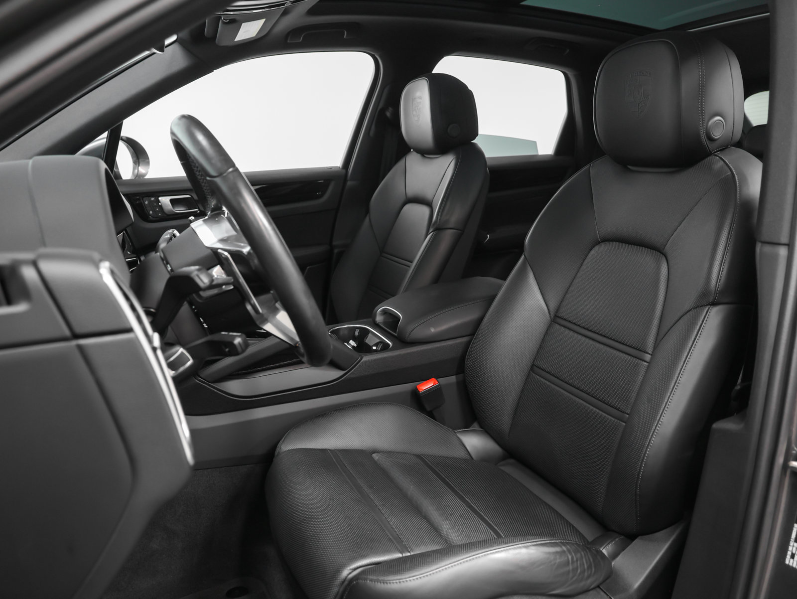 Certified 2023 Porsche Cayenne AWD/4WD image 5