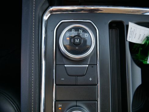 Certified 2024 Ford Expedition XLT image 24